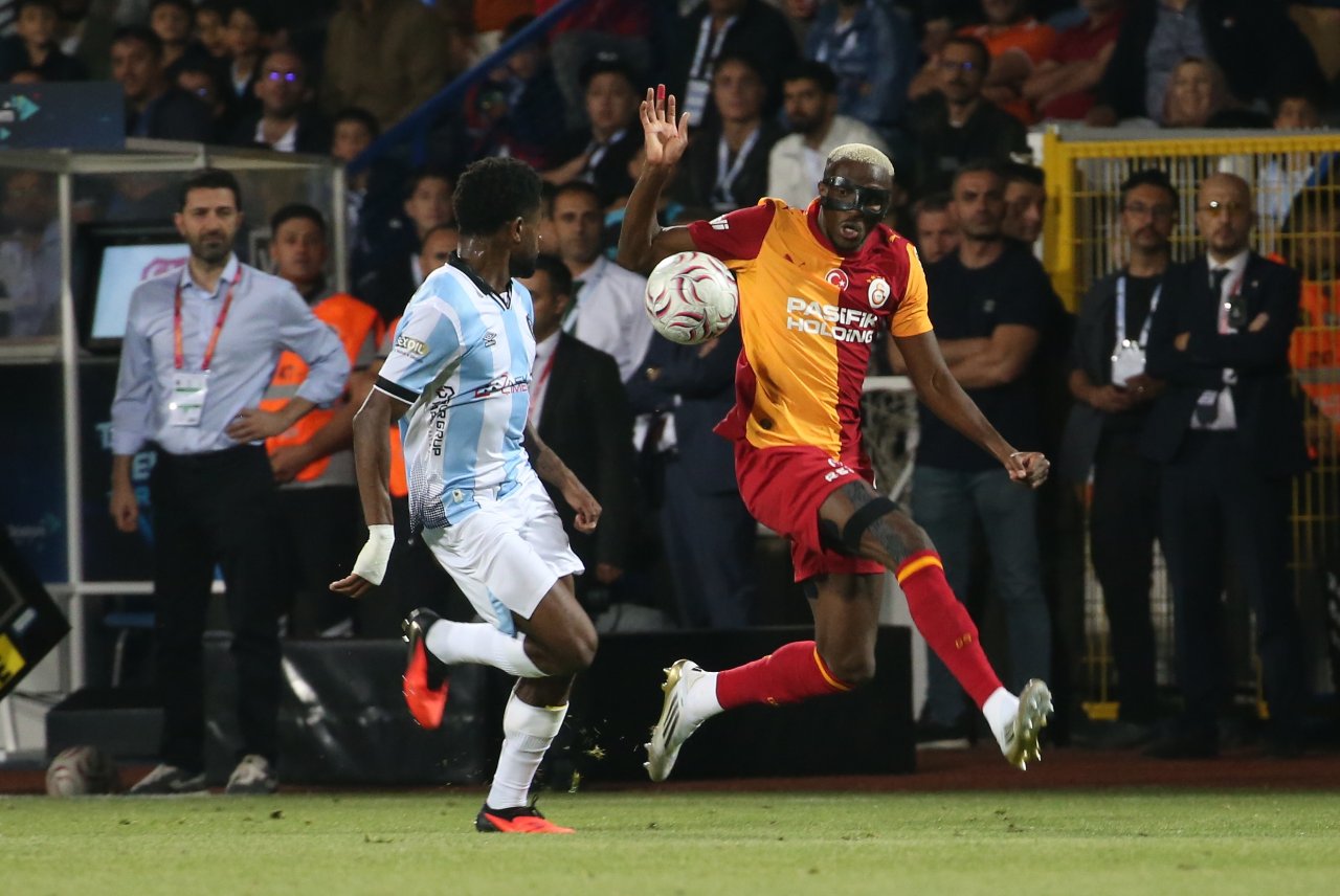 Galatasaray'a galbiyeti getiren golleri Roland Sallai Yunus Akgün ve Victor Osimhen(2)  kaydetti.
