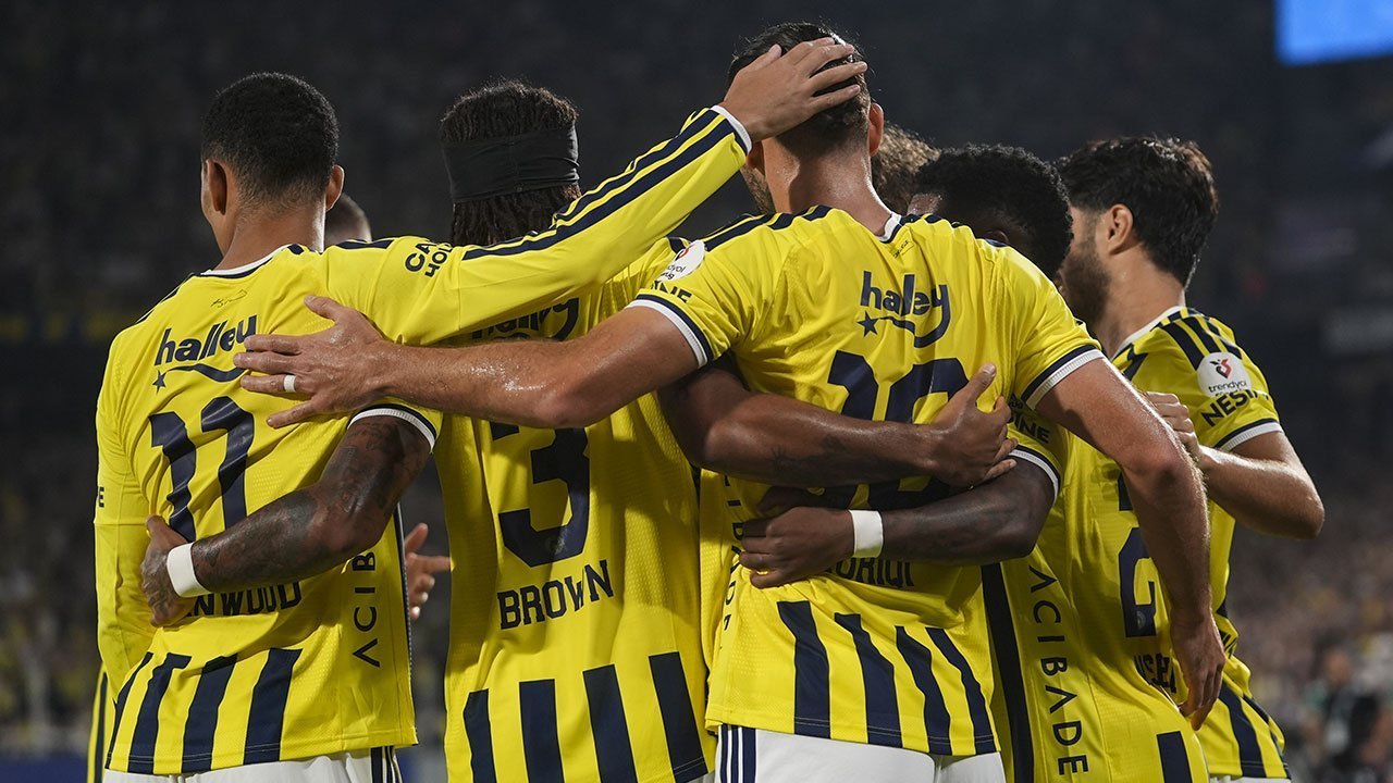 KADIKÖY'DE MORAL GECESİ