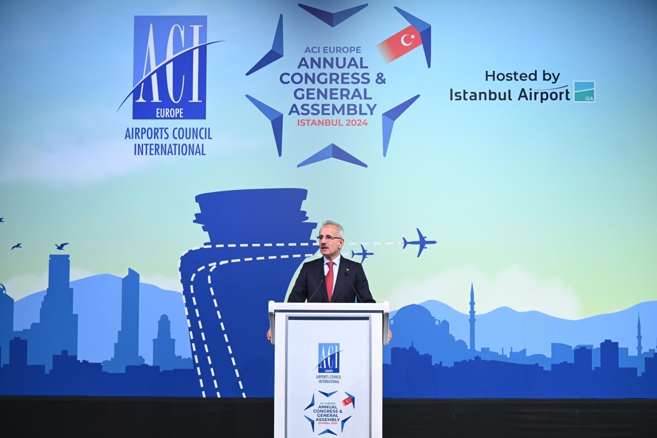 Ulaştırma ve Altyapı Bakanı Abdulkadir Uraloğlu