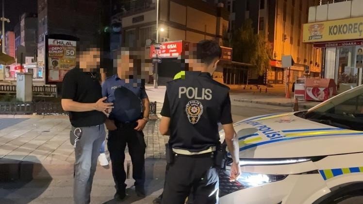 Korsan taksici yakalandı! 100 bin TL'lik oldu: Yolcudan ise uyuşturucu çıktı