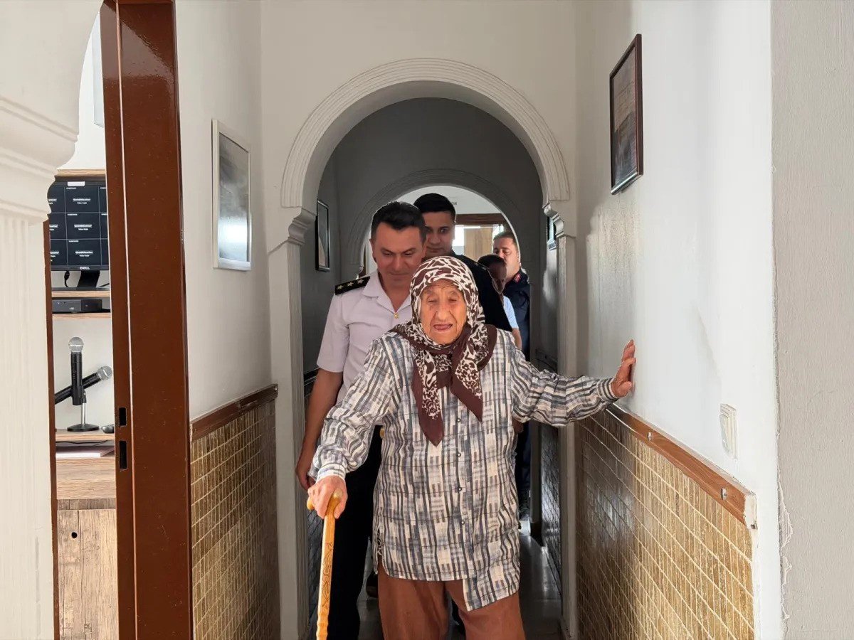 Yıllarca simit satarak aldıkları daireyi bakın nereye bağışladılar! Yürek ısıtan hareket