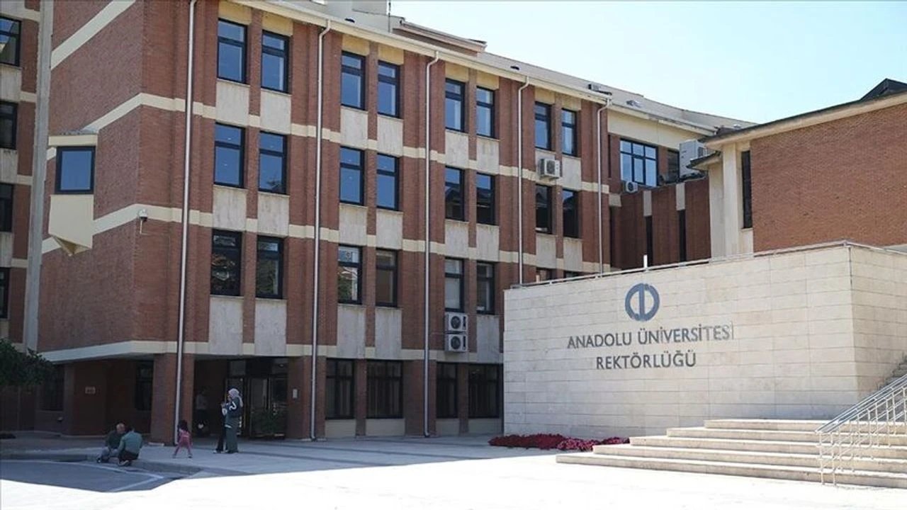 Anadolu Üniversitesi Açıköğretim kayıtları ne zaman? AÖF 2026-2027 kayıt ve sınav tarihleri