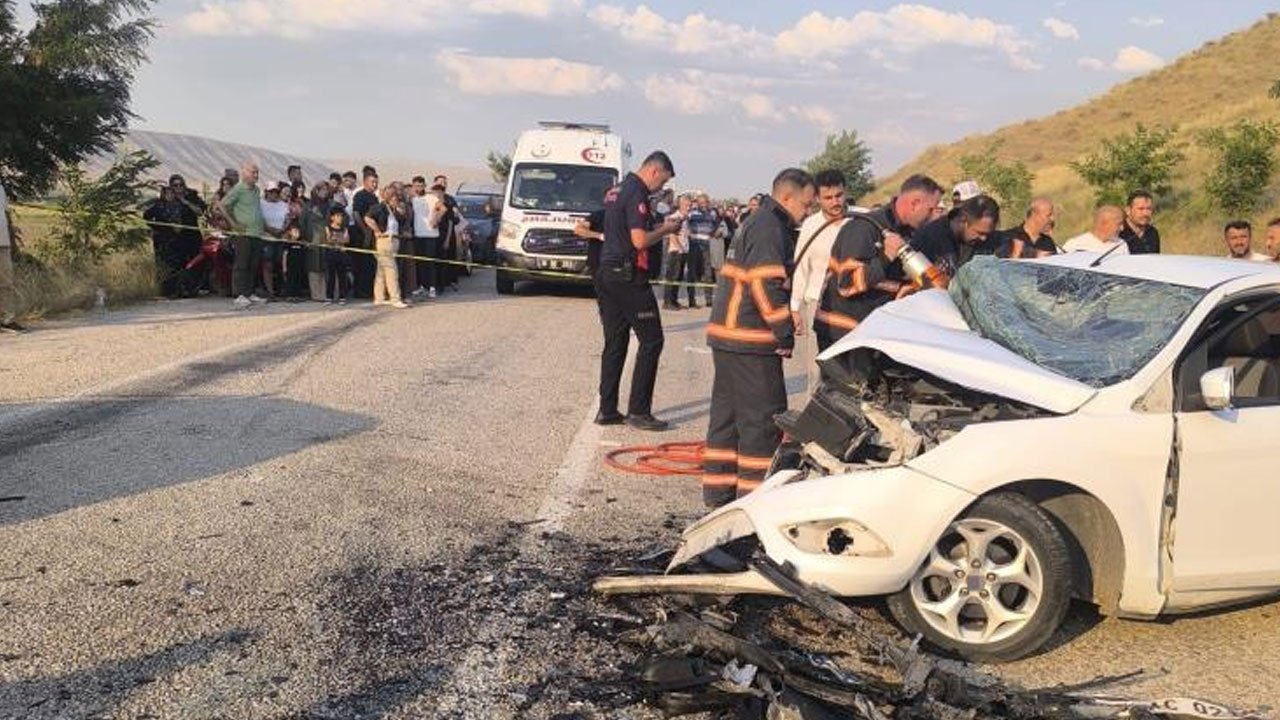 Çankırı'da can pazarı! Arabalar çarpıştı, ölü ve yaralılar var