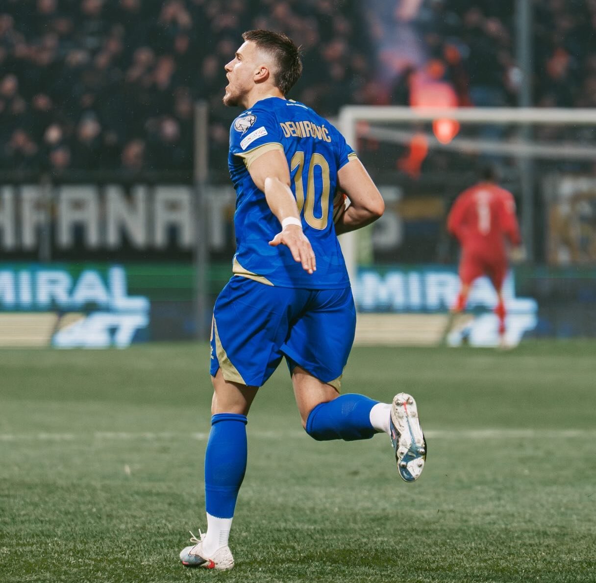 ÖZEL │ Ermedin Demirovic Galatasaray’a nasıl katkı sağlar? Eski hocaları anlattı