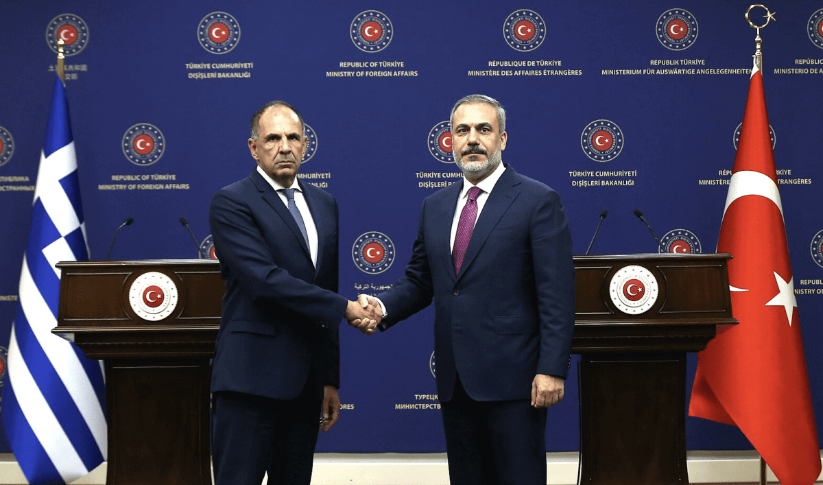 Yunanistan Dışişleri Bakanı mevkidaşı Fidana seslendi