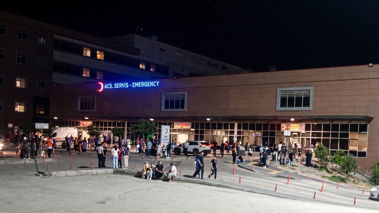 2 kişi kimyasaldan zehirlendi: Acil servis kapatıldı