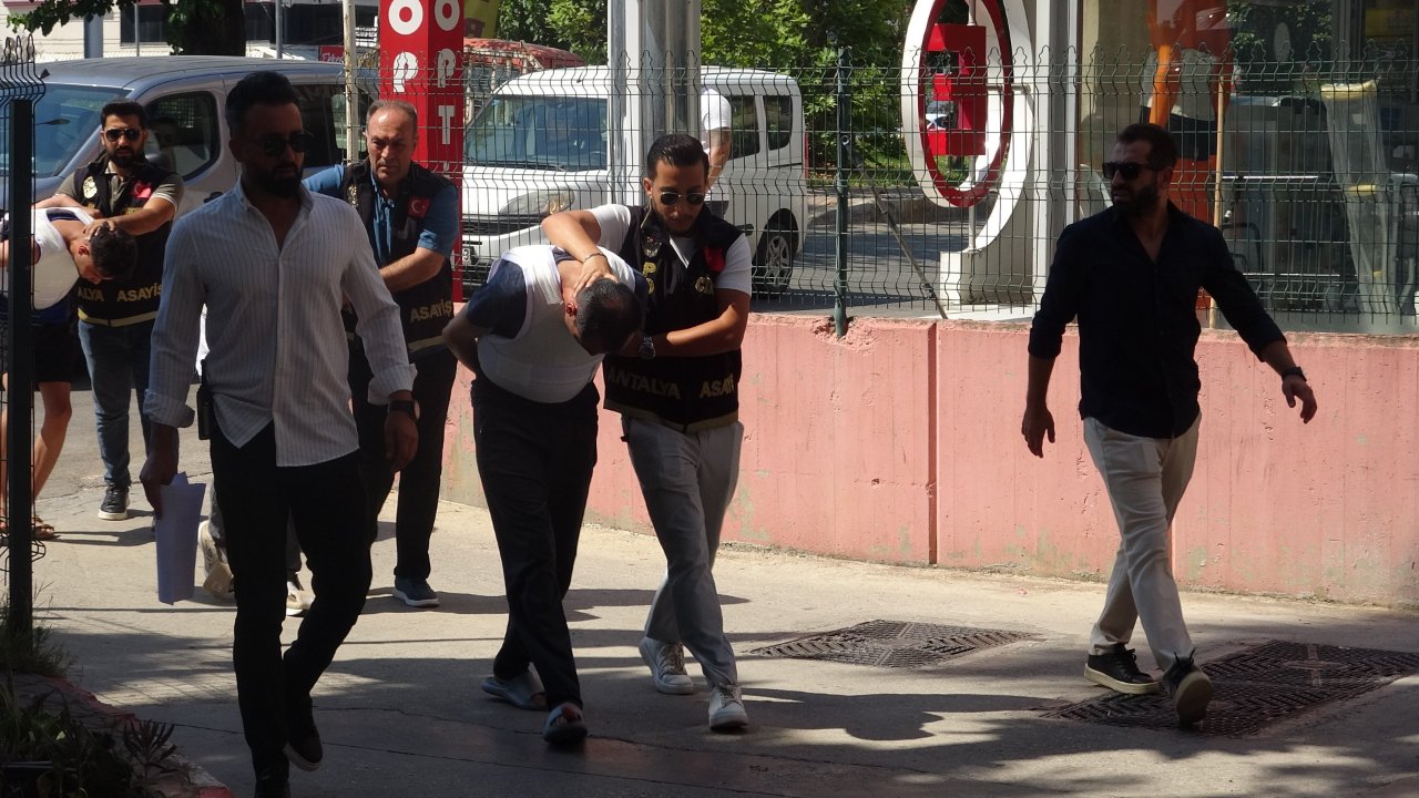 Antalya’da korkunç olay! Perukla kamufle oldu, öldürmek için pusu kurdu