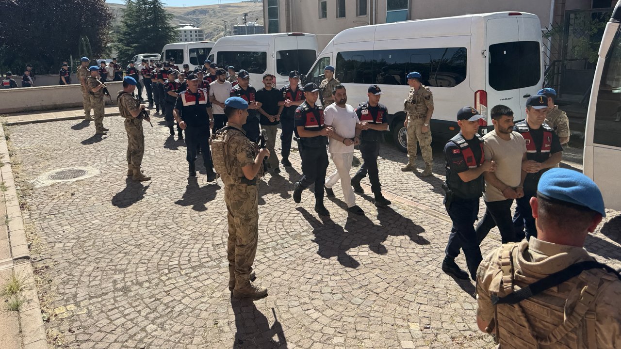 Çankırı merkezli 19 ilde yasa dışı bahis operasyonu! İşlem hacmi dudak uçuklattı