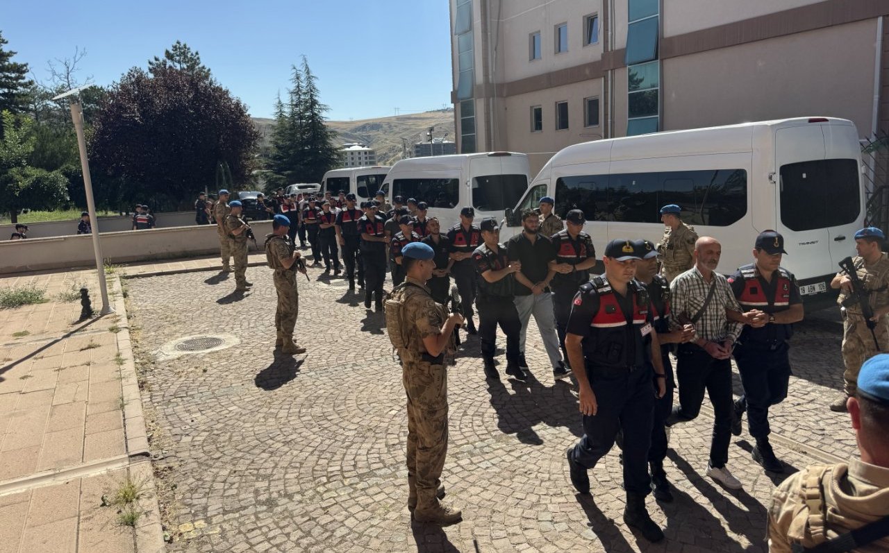 Çankırı merkezli 19 ilde yasa dışı bahis operasyonu! İşlem hacmi dudak uçuklattı