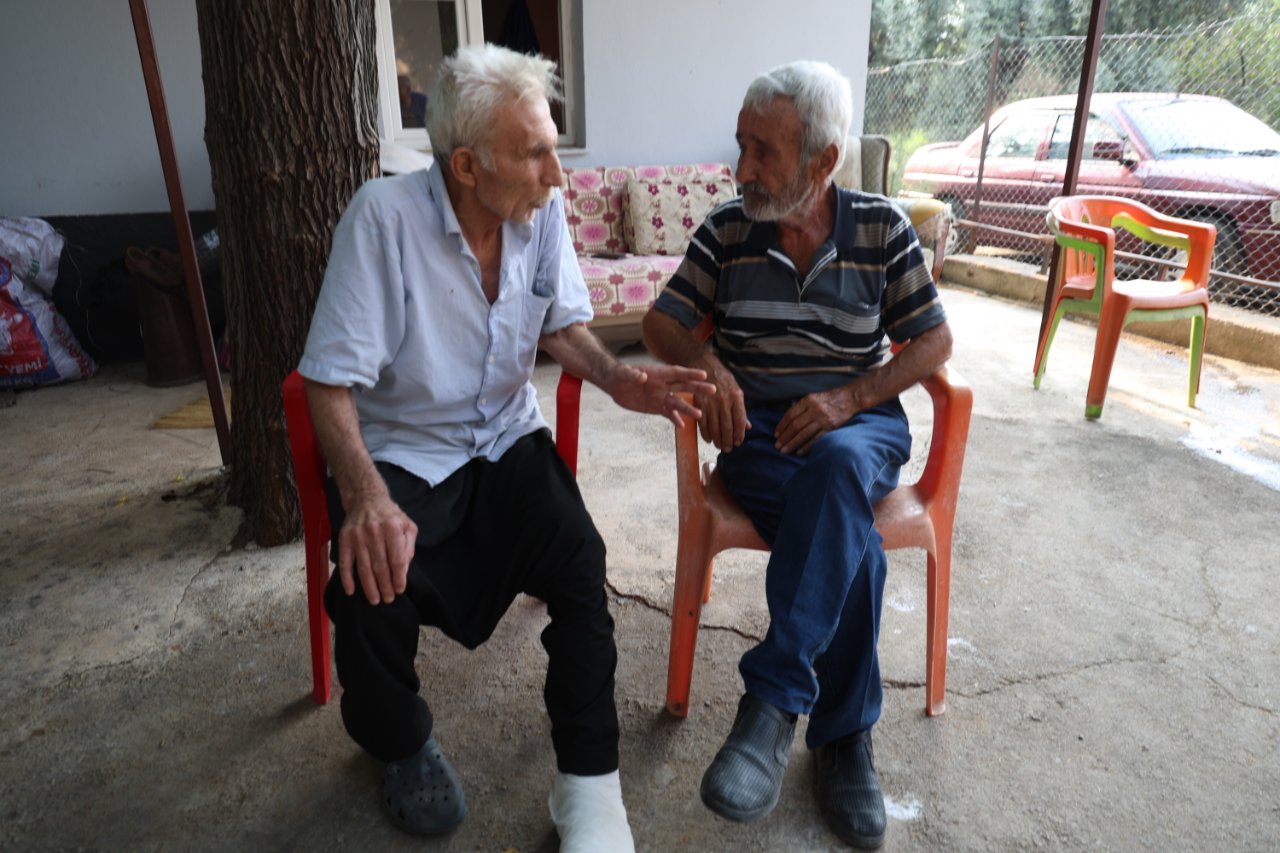 El sıkışıp helalleştiler! Sitem sonrası tatlı ziyaret! Kendisine çarpıp kaçtı sanmıştı, gerçek başka çıktı