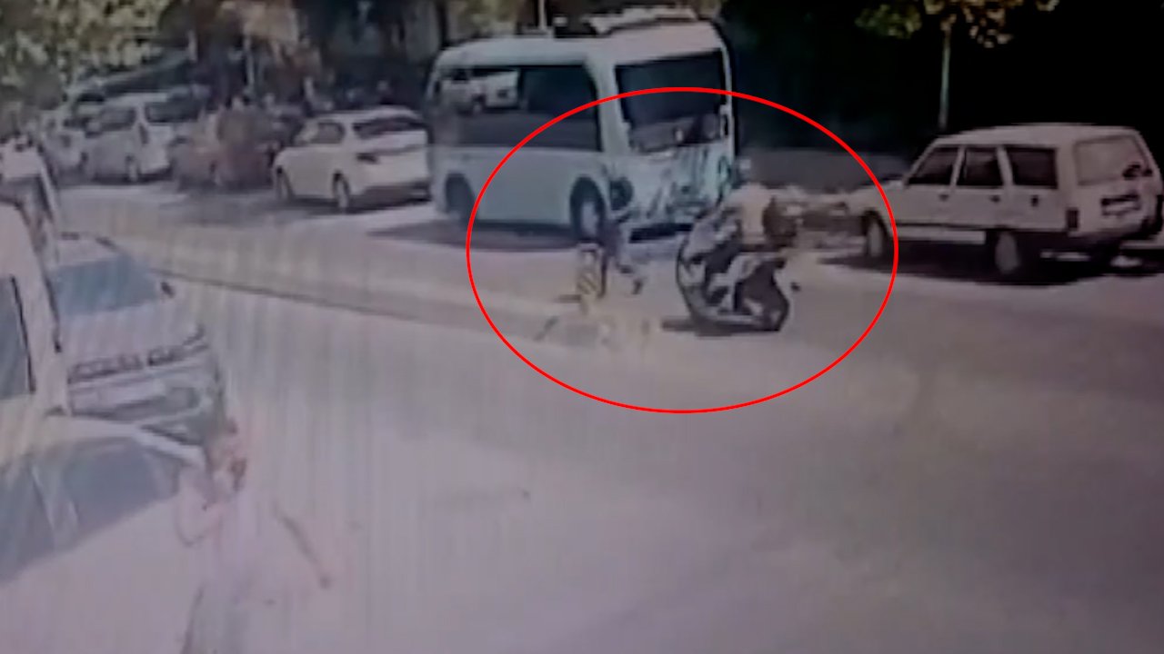 Karşıya geçerken canından oldu! Kağıthane'deki feci kaza saniye saniye kamerada