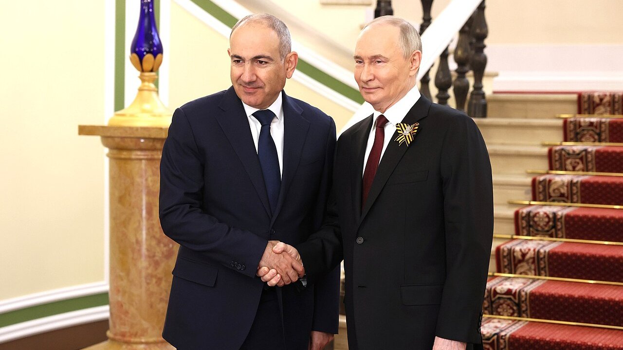 Kremlin'den Ermenistan Başbakanı  Paşinyan'a Türkiye hatırlatması
