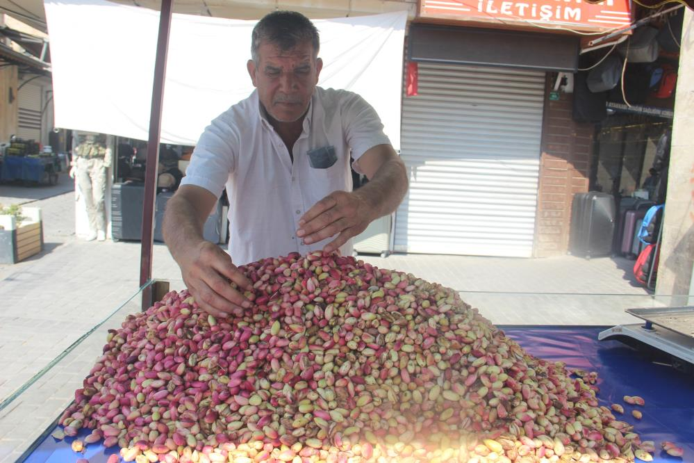 Sezonun ilk ürünü tezgaha çıktı! Fiyatı dudak uçuklattı, kilosu 700 lira