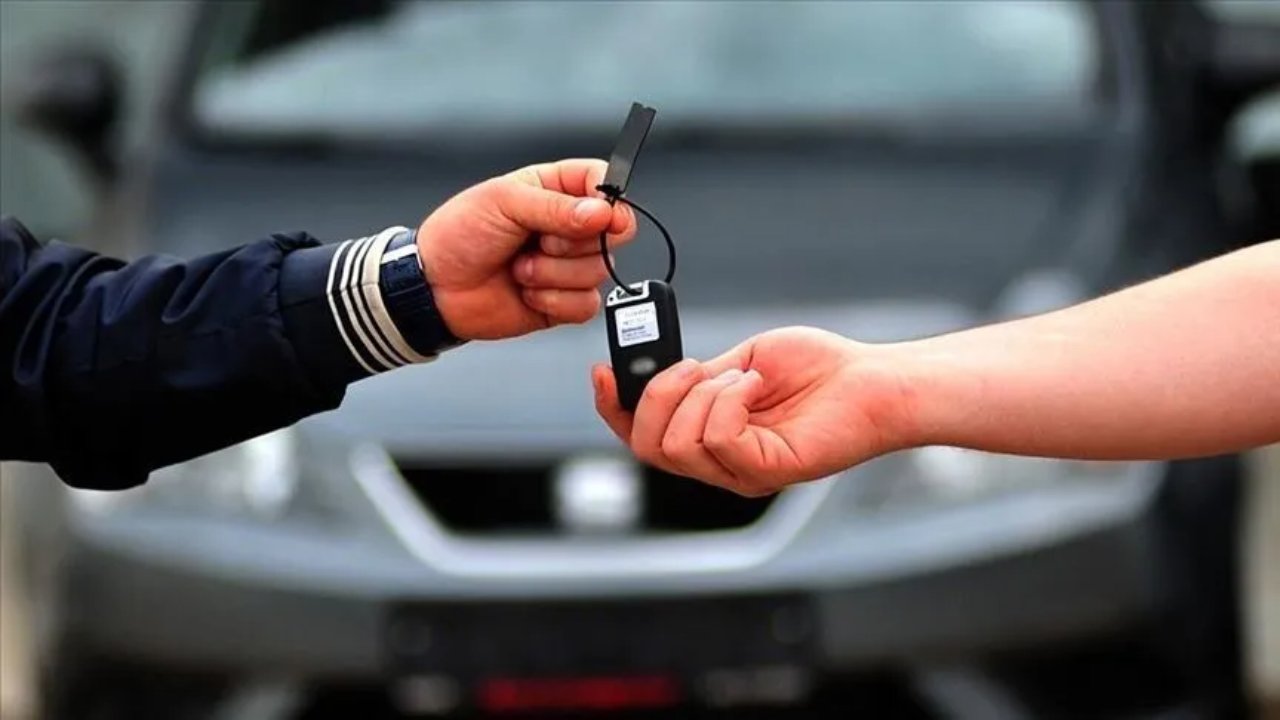 Sıfır araç satışlarında gerileme zirvede! İkinci el direnmeye devam ediyor
