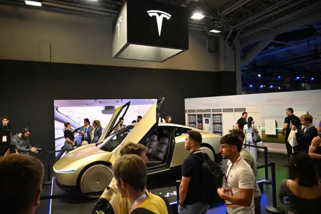 Tesla sürücüsüz taksisini tanıtmaya hazırlanıyor! Tarih belli oldu