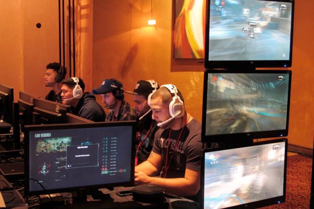 Alman istihbaratı Gamescom'da oyuncu avına çıktı!