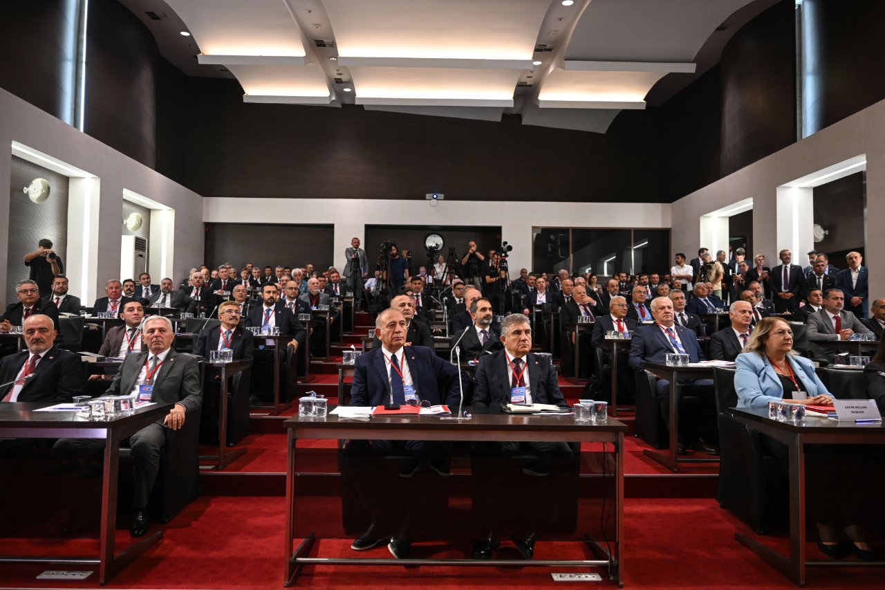 CHP lideri Kılıçdaroğlundan il başkanlarına talimat: Ayrılanlarla tartışmaya girmeyin