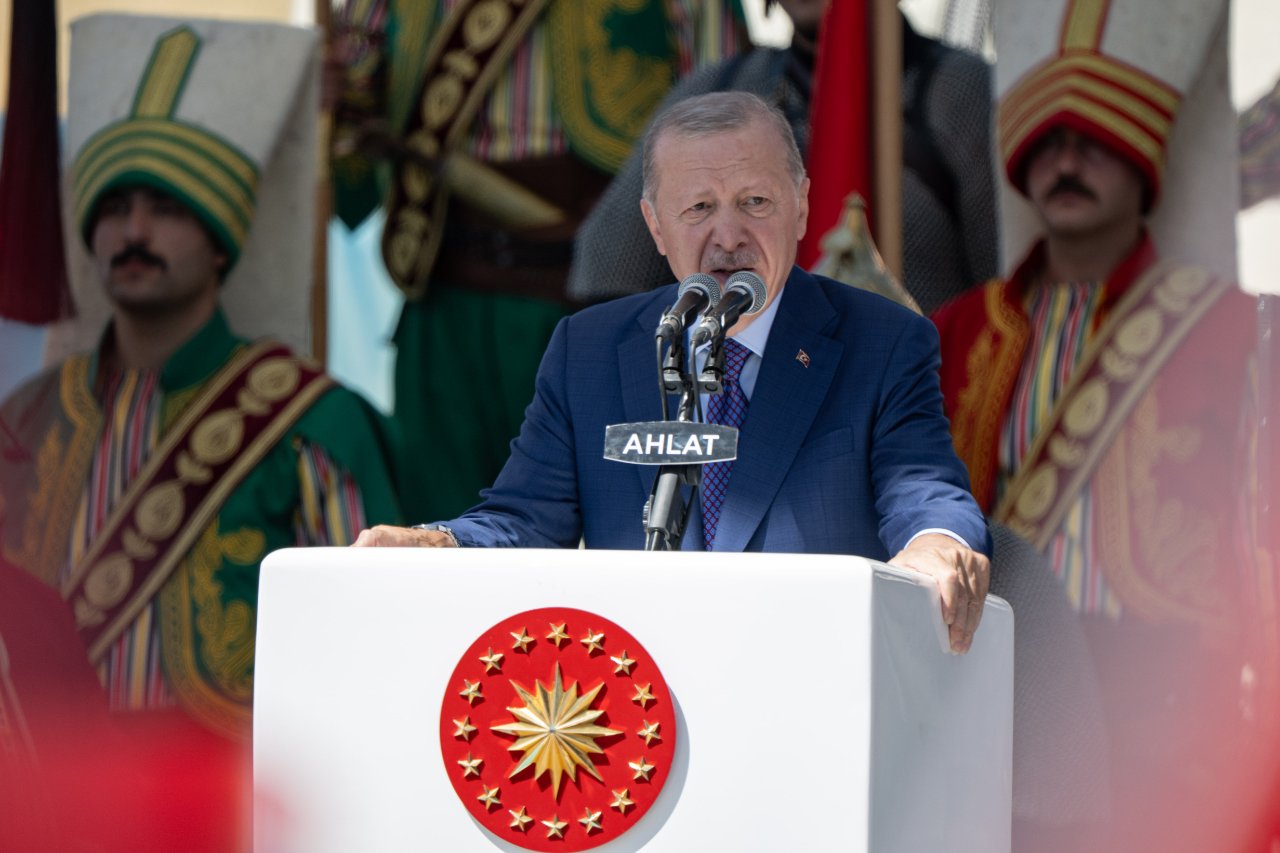 Erdoğandan Ahlatta terörsüz Türkiye mesajı!  Yeni bir dönemin kapıları açılacak