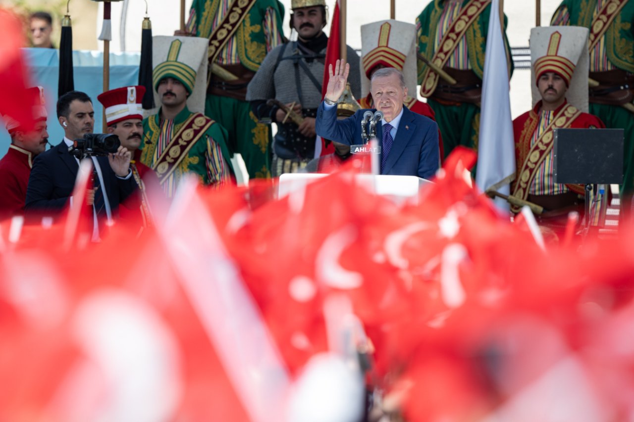 Erdoğandan Ahlatta terörsüz Türkiye mesajı!  Yeni bir dönemin kapıları açılacak