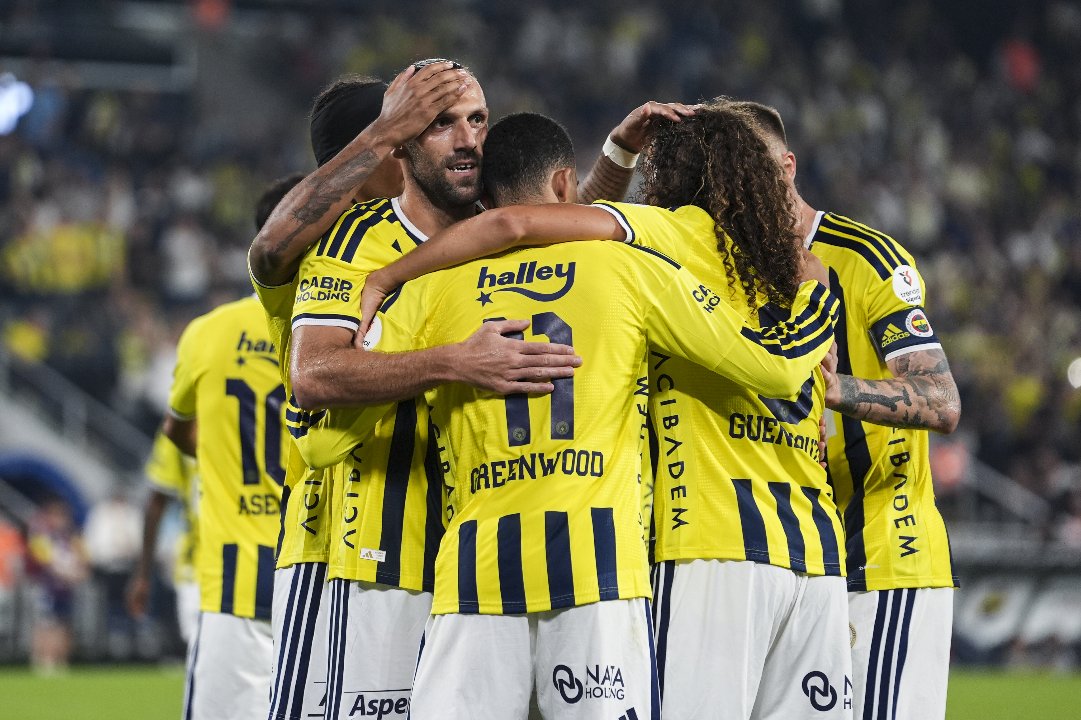 Fenerbahçe'nin Olimpik Lyon maçı kamp kadrosu belli oldu
