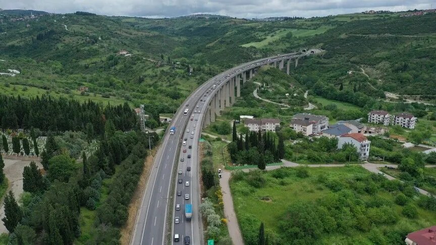 İstanbul yönü trafiğe kapatılacak! Sürücülere kritik uyarı: Valilik duyurdu