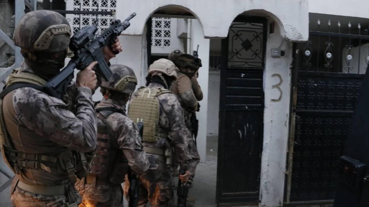 İzmir'de terör örgütü DEAŞ'a operasyon! Çok sayıda gözaltı var