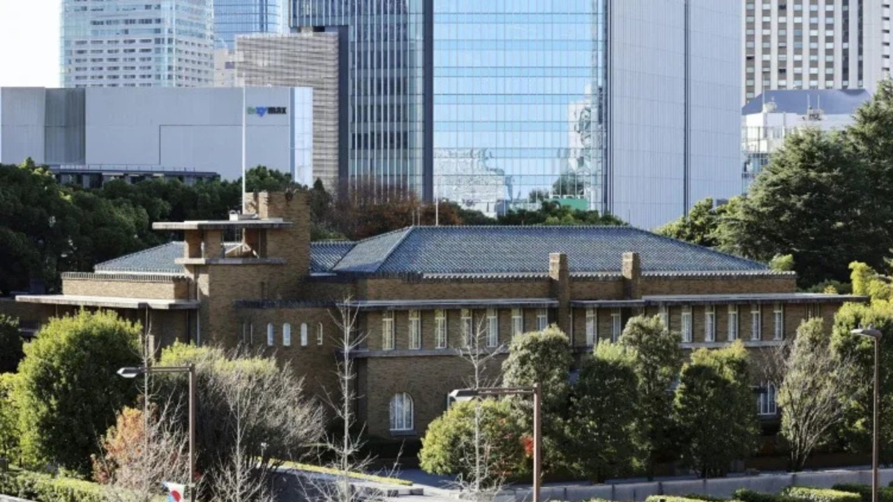 Hayaletli sanılan konutta  Japonya Başbakanı çığlık attığı anı anlattı! 