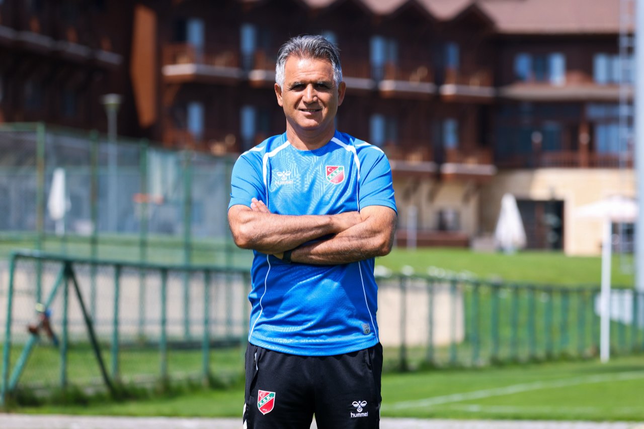 Karşıyaka Teknik Direktörü Burhanettin Basatemür