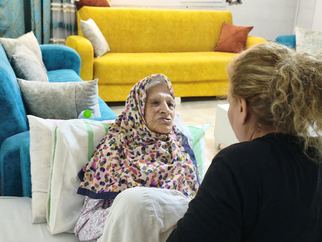 Tarihe tanıklık eden Hanuf Teyze! Torununun torununu gördü! Kimliğe göre 100, resmi olmayan kayıtlara göre 111 yaşında