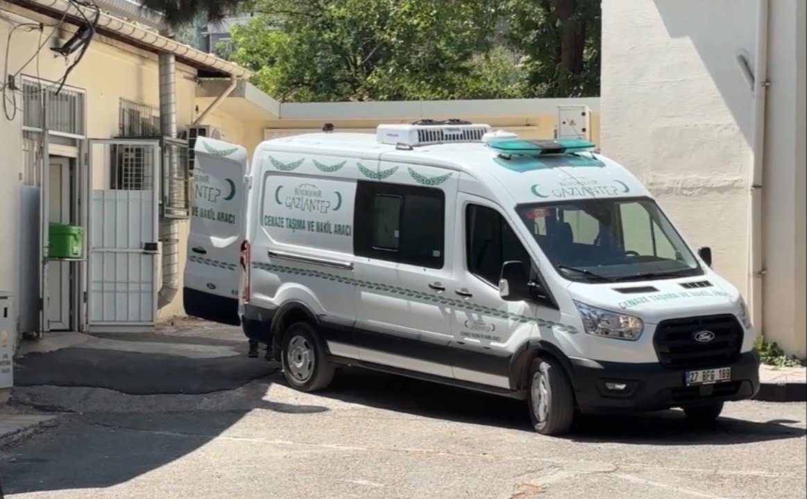 Yaptığı işin parasını isteyen boyacıyı öldürdüler