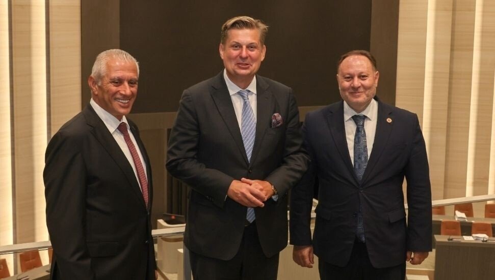 Yunanistan ve Rum tarafını korkutan ziyaret! Alman milletvekili KKTCde Avrupanın ambargo oyununu bozdu