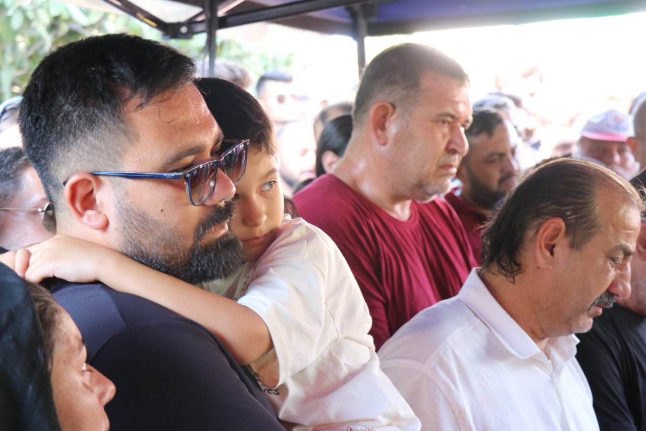 Bir babanın taşıdığı en acı yük! Eşi ve bebeğini aynı gün toprağa verdi
