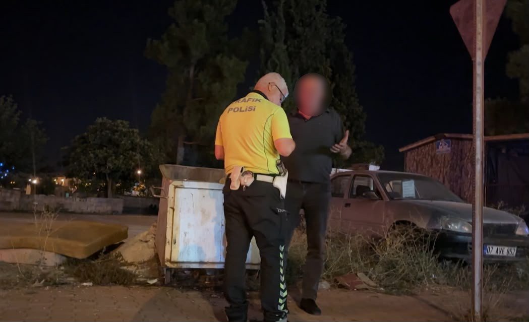 Ceza üstüne ceza! Oğluna yardıma gitti, kendi başını yaktı: Hem alkollü hem ehliyetine el konuşmuş çıktı
