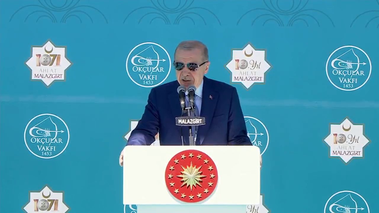 Cumhurbaşkanı Erdoğan Malazgirt'te mesajı verdi: Terörsüz Türkiye için atımızın kuyruğunu bağladık!