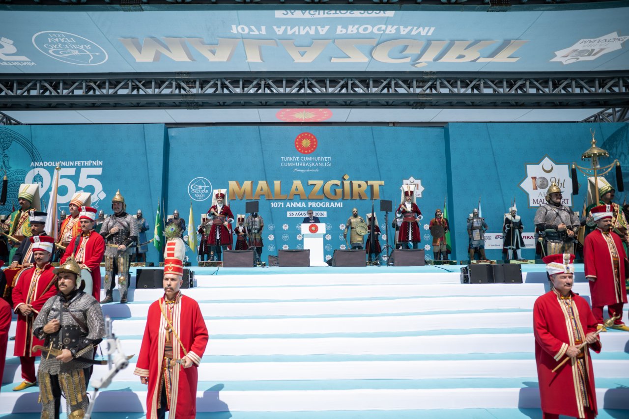 Cumhurbaşkanı Erdoğan Malazgirt'te mesajı verdi: Terörsüz Türkiye için atımızın kuyruğunu bağladık!