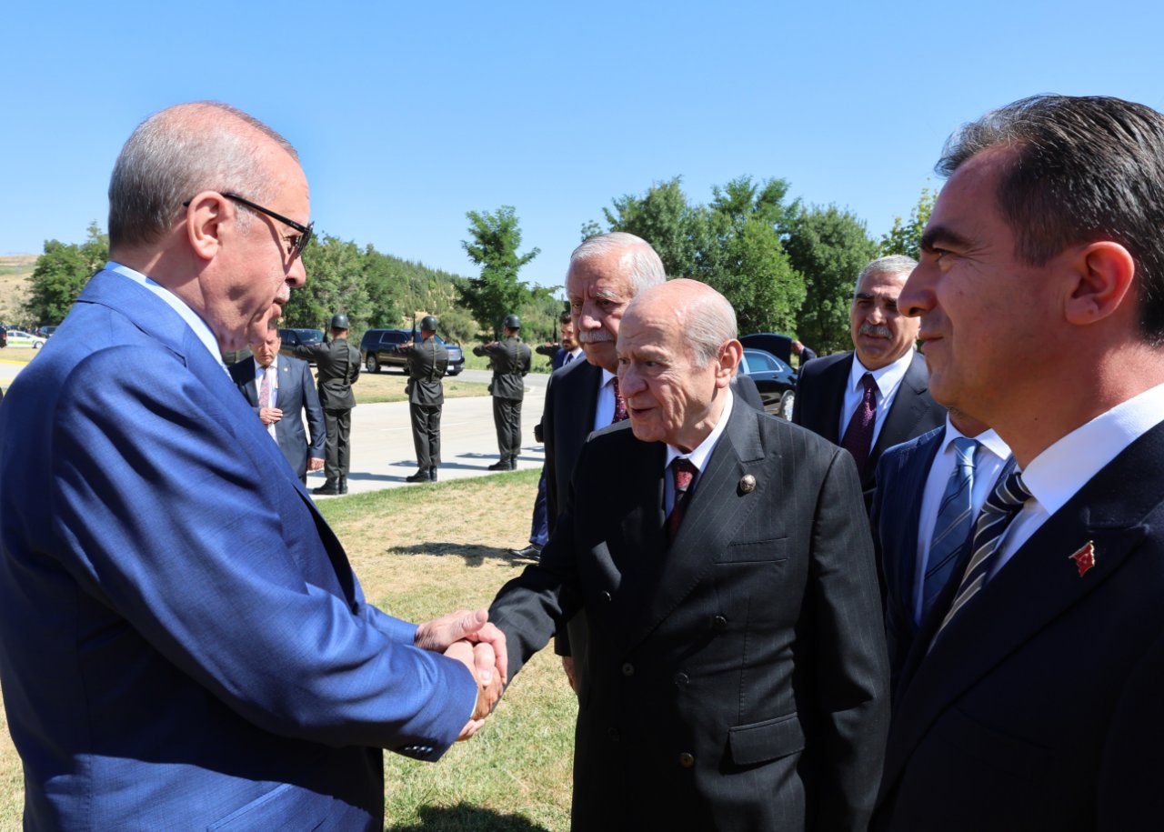 Cumhurbaşkanı Erdoğan Malazgirt'te mesajı verdi: Terörsüz Türkiye için atımızın kuyruğunu bağladık!