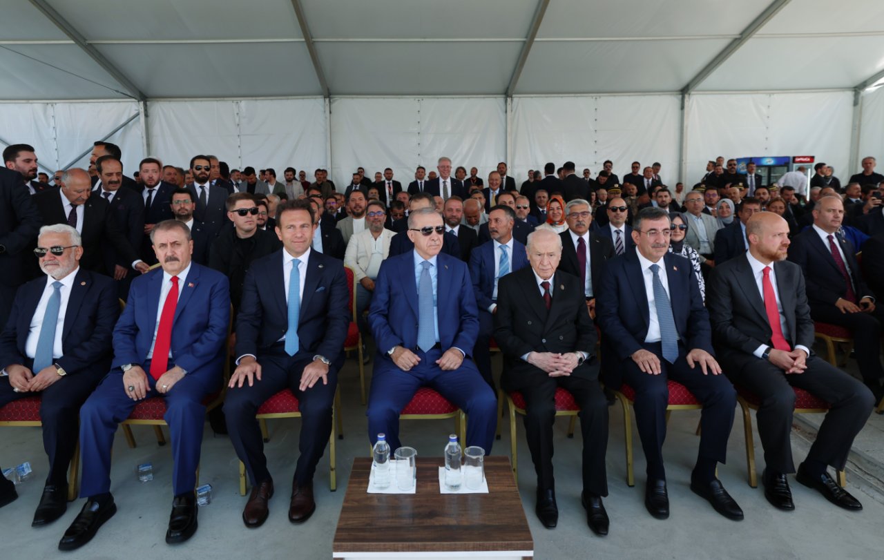 Cumhurbaşkanı Erdoğan Malazgirt'te mesajı verdi: Terörsüz Türkiye için atımızın kuyruğunu bağladık!