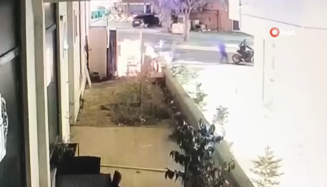 El bombası attılar, kurşunladılar, tehdit ettiler! Görüntüleri ortaya çıktı! İş yerine peş peşe saldırılarda 4 tutuklama