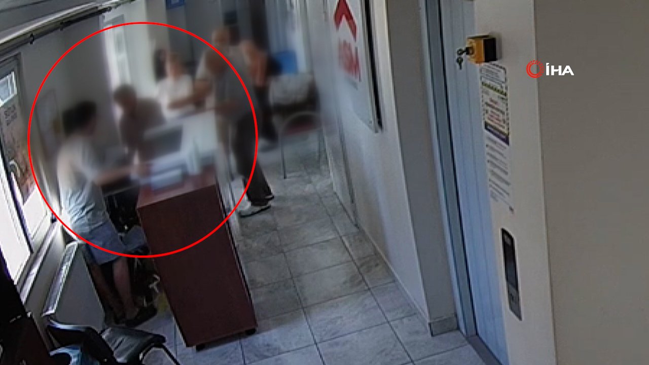 'Fazla bekledim' bahanesiyle danışma masasını dağıttı! ASM'deki çirkin saldırı kamerada