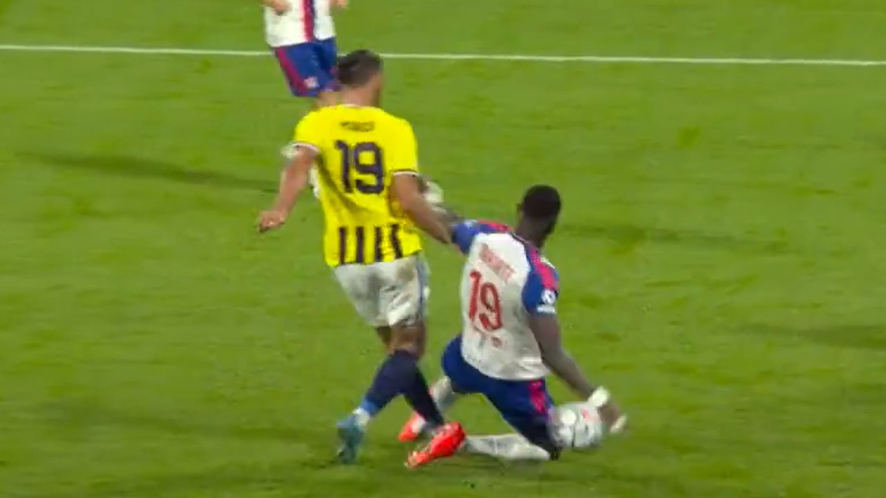 Fenerbahçe'de penaltı isyanı!