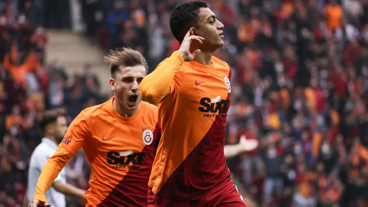Fransızlar sürpriz transferi duyurdu: Galatasaray'ın eski golcüsü, Süper Lig'e dönüyor