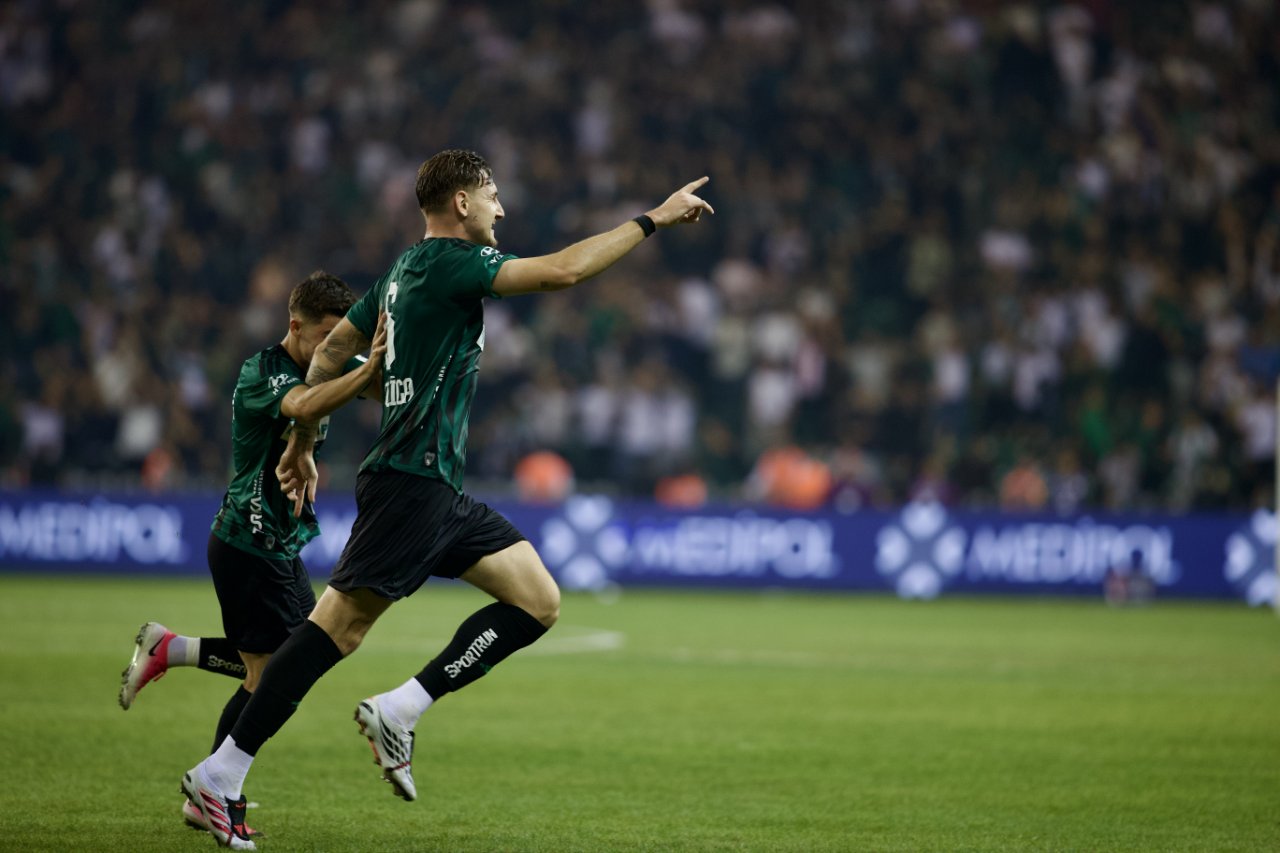 Karşılaşmayı Kocaelispor 2-0 kazandı. Ev sahibi ekip, 16'ncı dakikada Berkan Kutlu ve 87'nci dakikada Maglica'nın attığı gollerle 3 puana uzandı.
