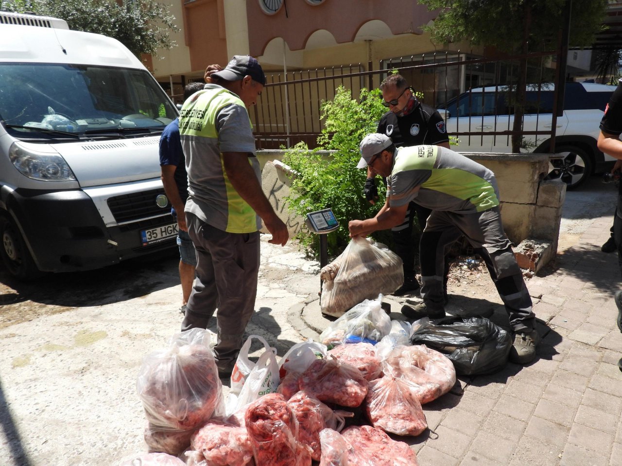 Ne hijyen var ne doğru etiket! 152 kilogram et imha edildi