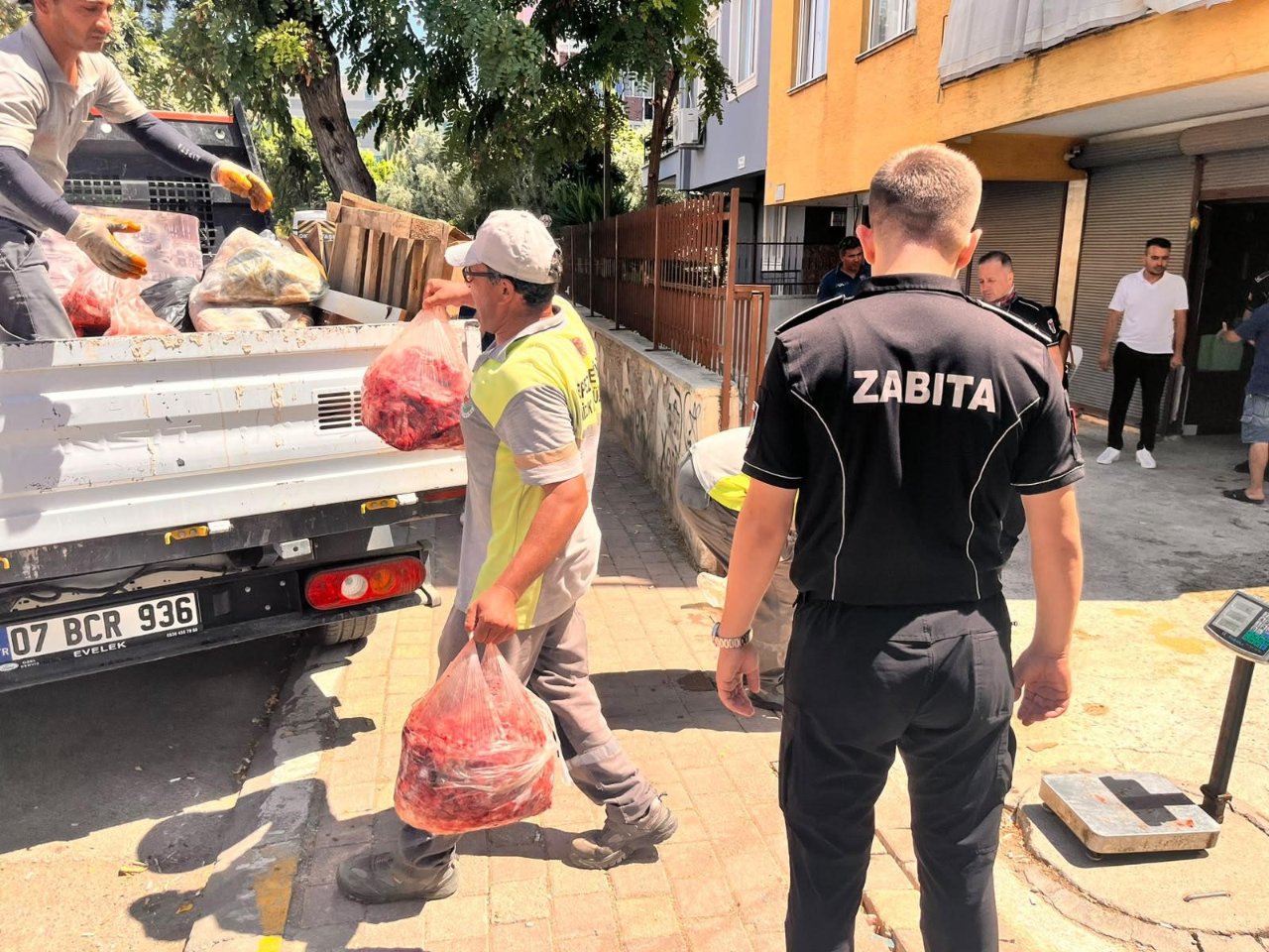 Ne hijyen var ne doğru etiket! 152 kilogram et imha edildi
