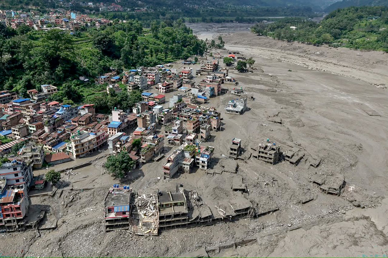 Nepal'de şiddetli sel felaketi! Çok sayıda ölü var, 390 kişiden haber alınamıyor