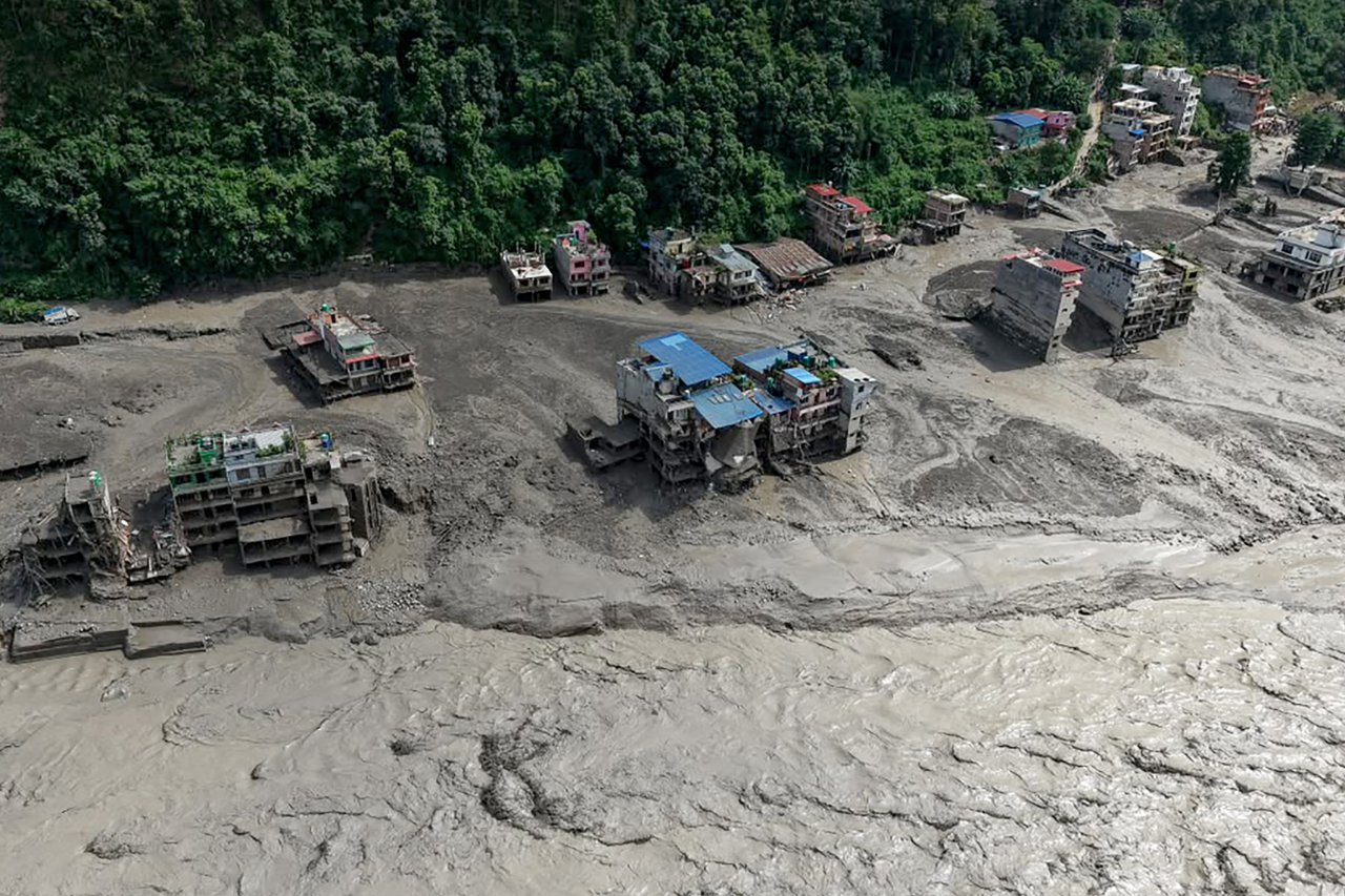 Nepal'de şiddetli sel felaketi! Çok sayıda ölü var, 390 kişiden haber alınamıyor