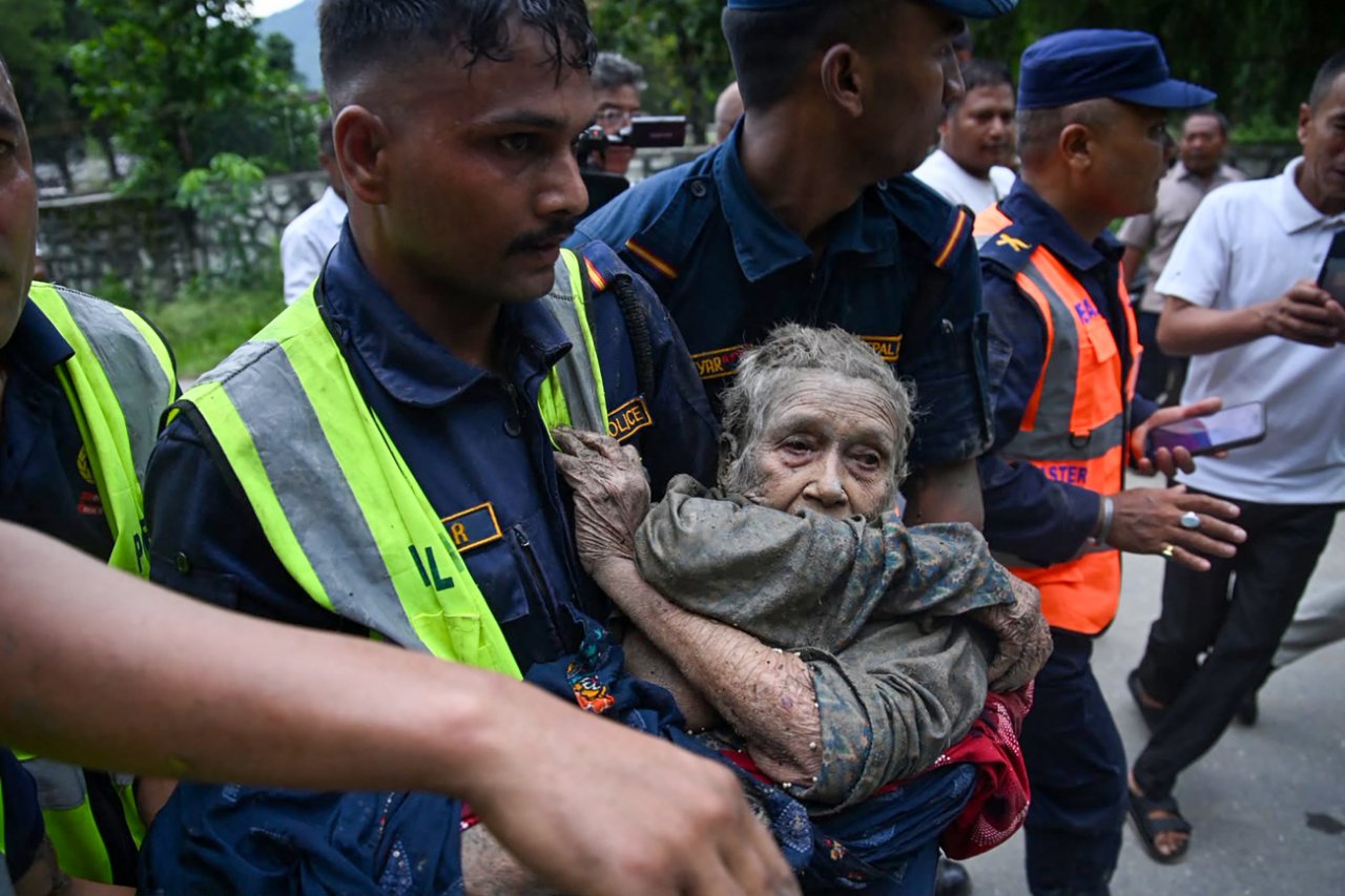 Nepal'de şiddetli sel felaketi! Çok sayıda ölü var, 390 kişiden haber alınamıyor