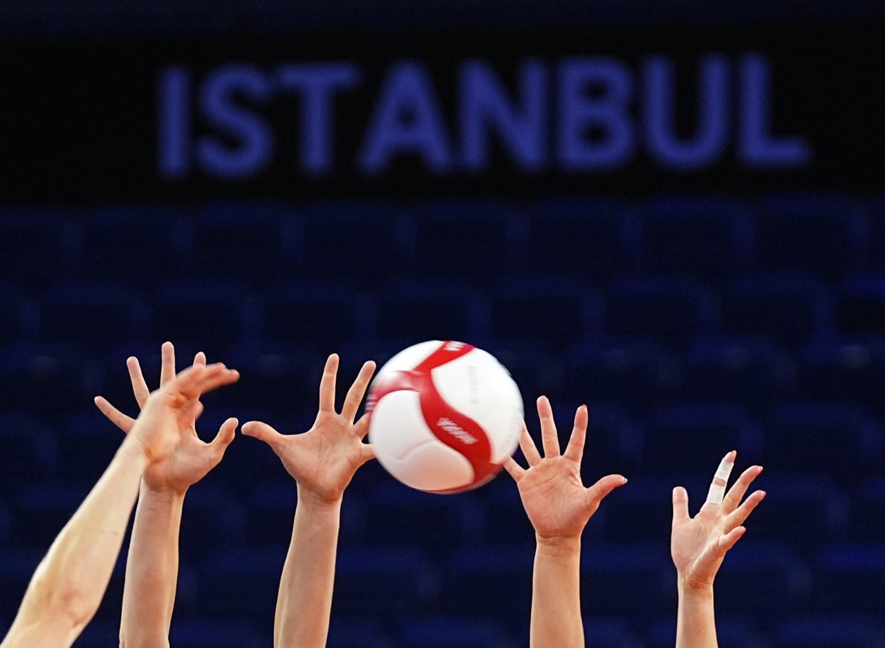 Türkiye-Almanya voleybol maçı kaç kaç, kim kazandı? Filenin Sultanları maçı canlı takip ediliyor