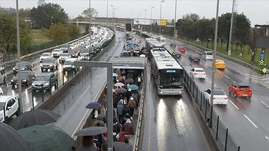 14 Eylül toplu taşıma ücretsiz mi? İETT, metrobüs ve metro bedava mı?