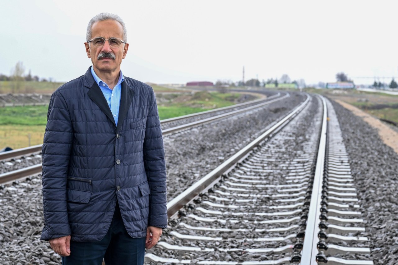 153 yıllık demiryolunda özel önlem! Bakan Uraloğlu duyurdu, “Leylekkonmaz” aparatları üretildi